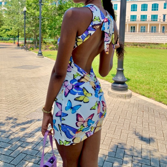 ‼️ $6.25 when you bundle 4 dresses for $25 ‼️🛑Backless Mini Dress 💜 - Picture 5 of 8